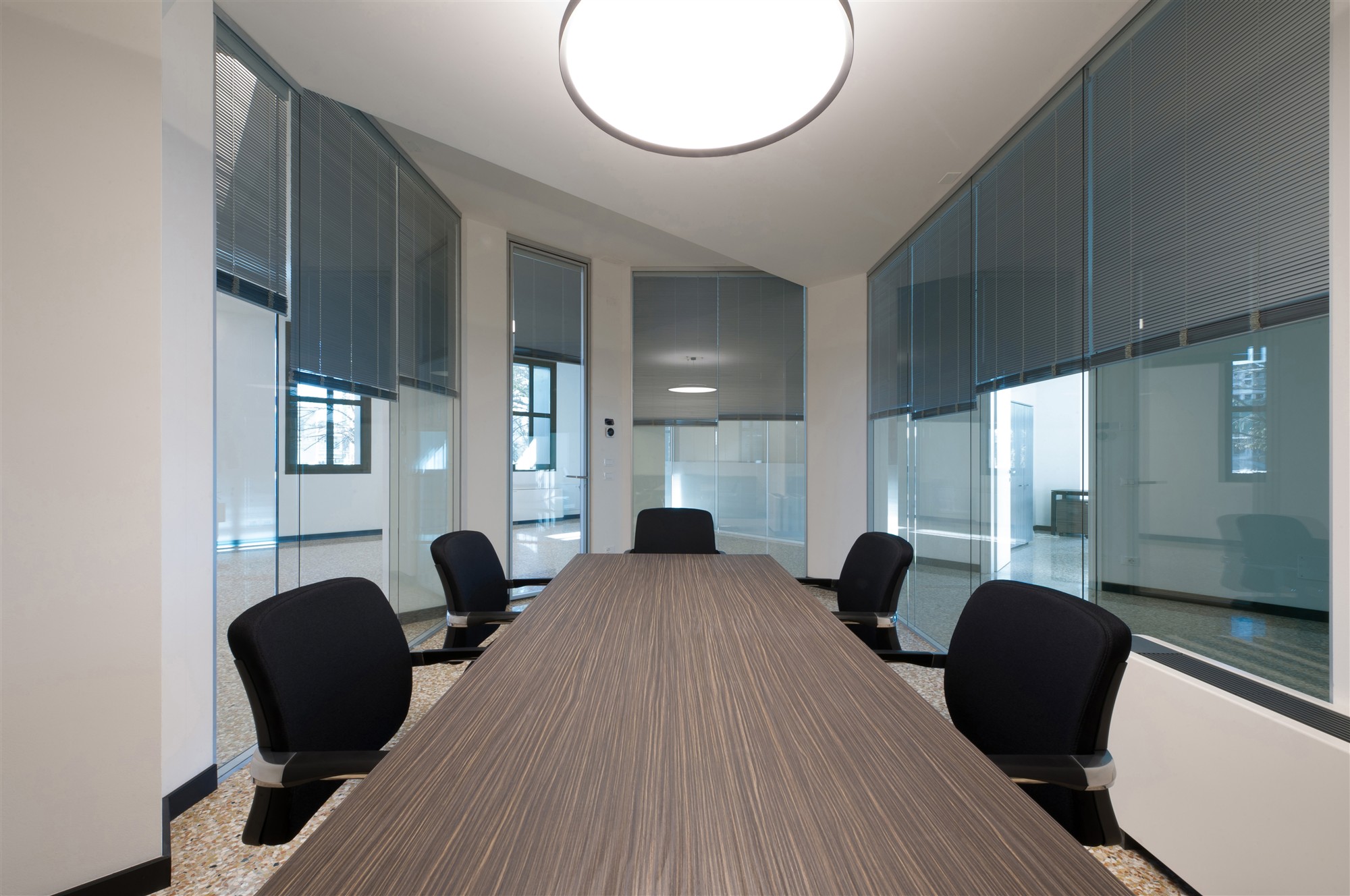 Carbones – sala riunioni con pareti vetrate