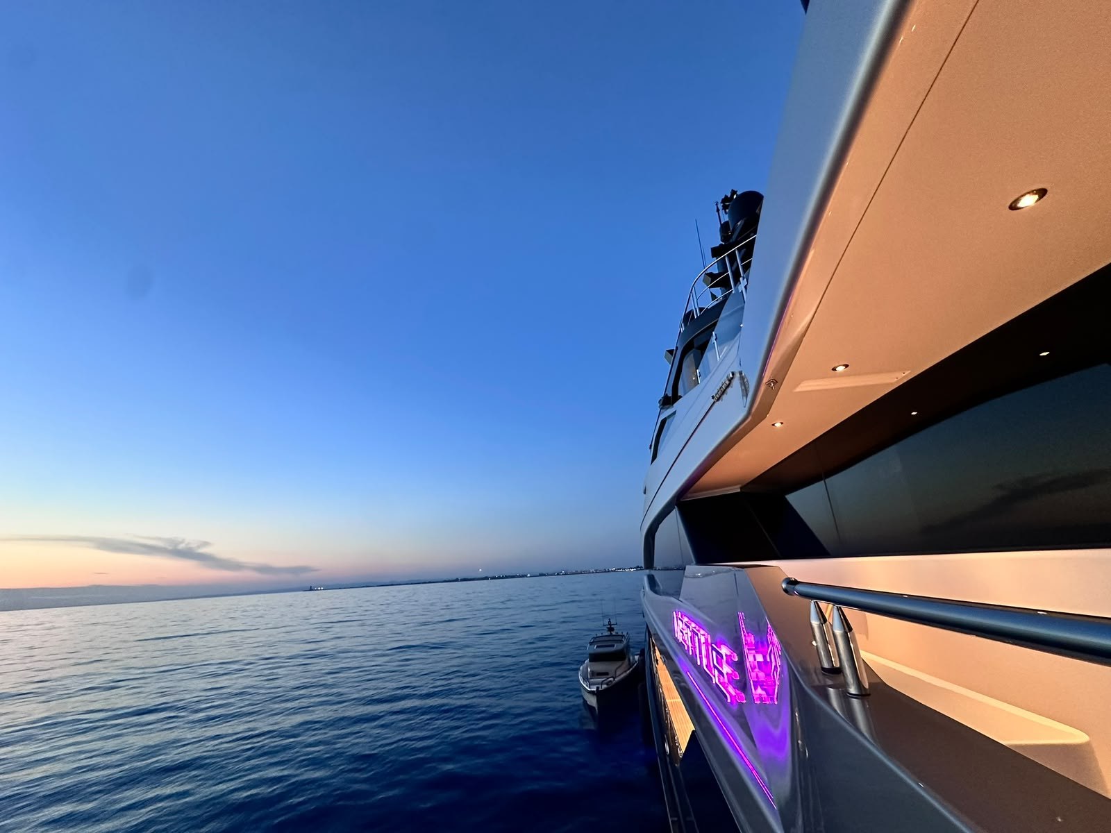 M/Y Just Cause – vista esterna dello yacht