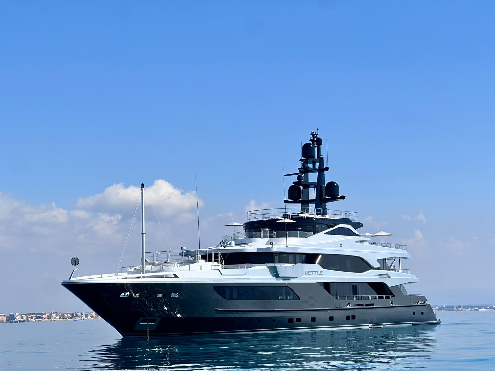 M/Y Just Cause – vista esterna dello yacht